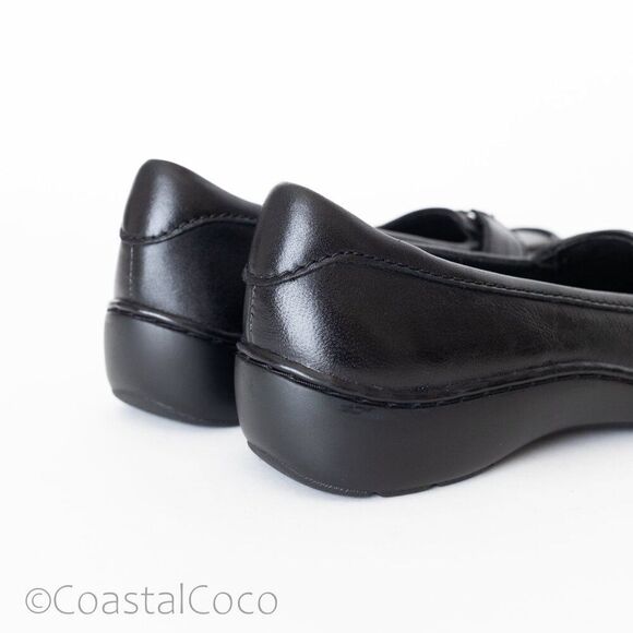 Clarks Women's Cora Haley Loafer Black Leather 7.5 Sleek Comfort Preppy Office - Picture 10 of 12
